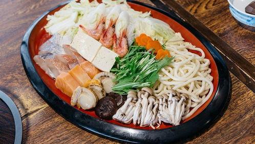 韩国吃瓜吃辛拉面视频,辣度惊人吃瓜表情包走红网络