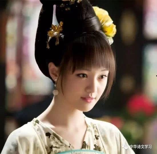 古装女生视频吃瓜,古风美食演绎古今交融