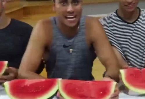 看韩国人吃瓜视频,一起围观他们的“吃瓜”日常